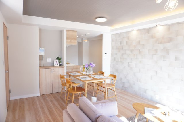 セントラルメゾン草加の居間・リビング