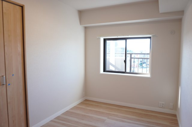 セントラルメゾン草加の洋室|4.6帖