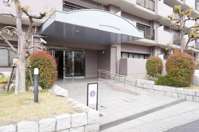 セントラルメゾン草加のエントランス