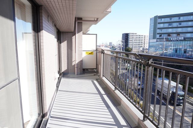セントラルメゾン草加のバルコニー