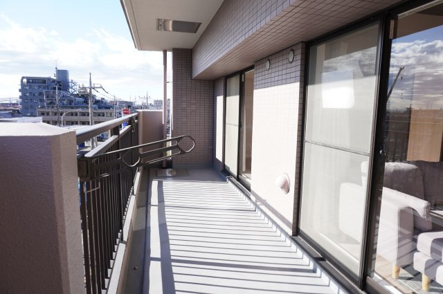 セントラルメゾン草加のバルコニー