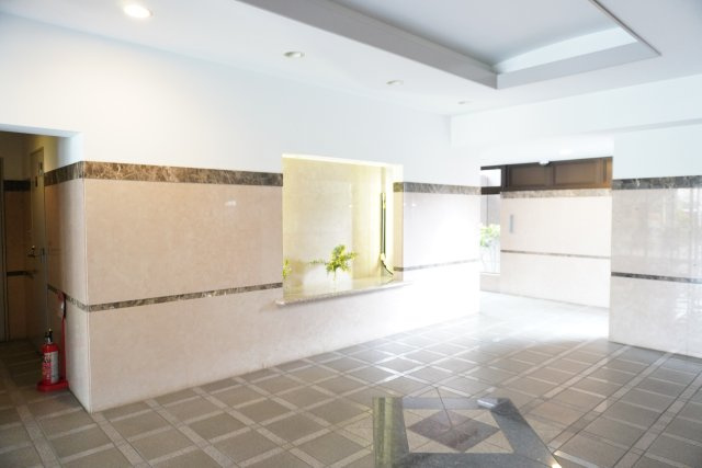 セントラルメゾン草加のエントランス