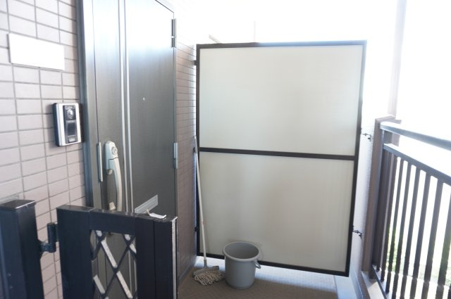 セントラルメゾン草加の玄関|専用ポーチ