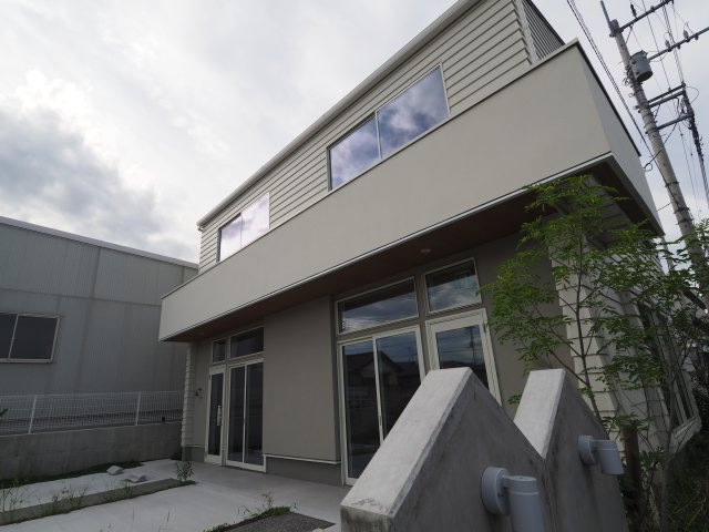 ララブランシェ浜尻A棟の外観|１７号線が近くアクセス良好