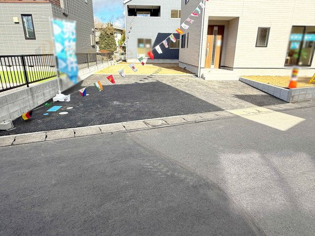 笠間市鯉淵第7　新築戸建て　2号棟の駐車場|カースペースは2台お停めいただけます♪