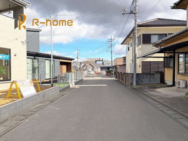 笠間市鯉淵第7　新築戸建て　2号棟の前面道路含む現地写真|堂々！建物完成♪実際のお部屋をご見学可能です♪
ご見学が一番の資料！お気軽にお問い合わせ下さい♪