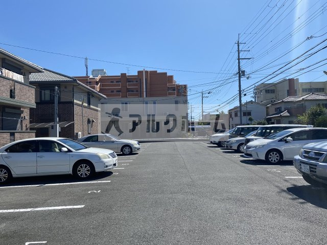 サニーコートC棟の駐車場