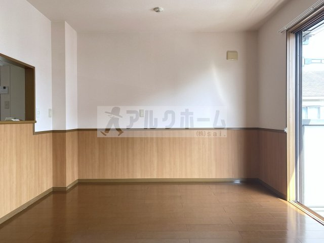 サニーコートC棟の居間・リビング