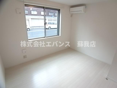 【寝室】 | フォレストツインハウスII | 開放的な寝室です