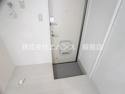 【エントランス】 | フォレストツインハウスII | 落ち着いたエントランスです