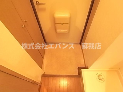 【玄関】 | ドエル末広 | 収納もある玄関です