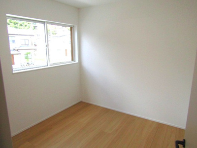 【洋室】 | 【ZEH水準住宅】甲府市東光寺3丁目A棟 | ゆったりした洋室です