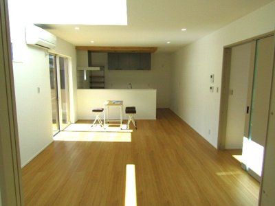 【居間・リビング】 | 【ZEH水準住宅】甲府市東光寺3丁目A棟 | 使いやすい居間です