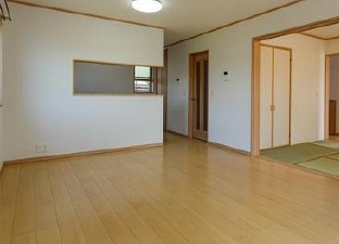 加須市東栄２丁目《リノベーション済み中古住宅》の居間・リビング