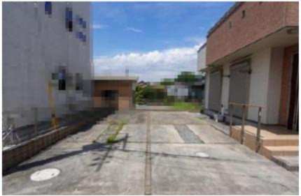 加須市東栄２丁目《リノベーション済み中古住宅》の駐車場