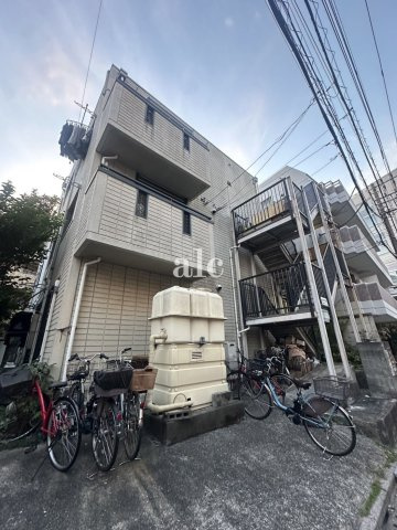 中野区弥生町１丁目のアパートの外観