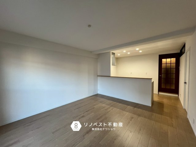 正起瓢箪山ハイツの居間・リビング|約14.4帖のLDKです！
カウンターキッチンなので家族の様子も見守りながら料理が可能です◎