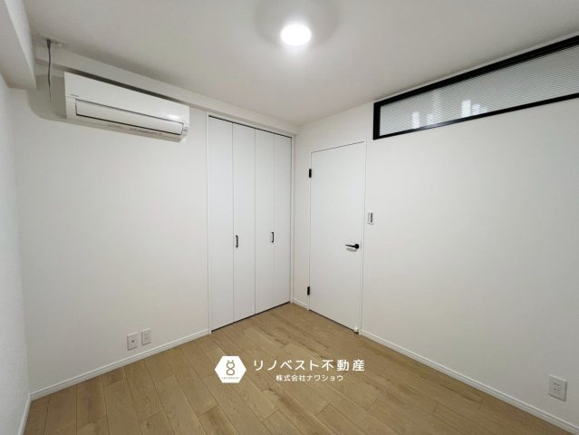 正起瓢箪山ハイツの洋室|エアコン付きの約4.2帖の洋室です。
クローゼットもございます。