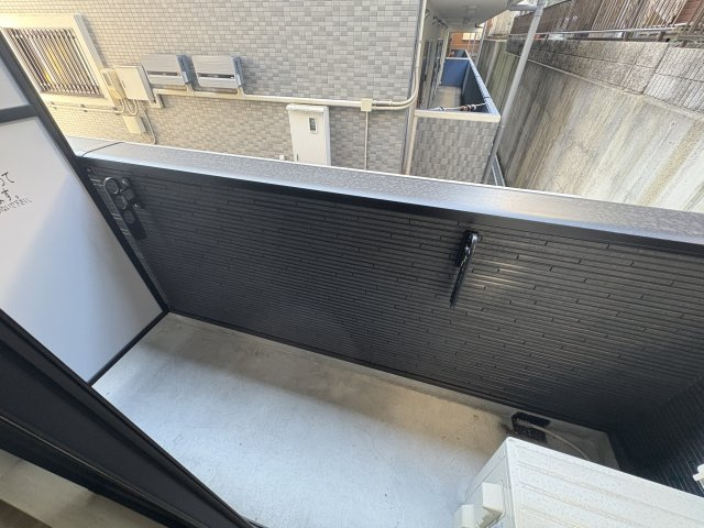 神戸市北区有野中町３丁目のアパートのバルコニー