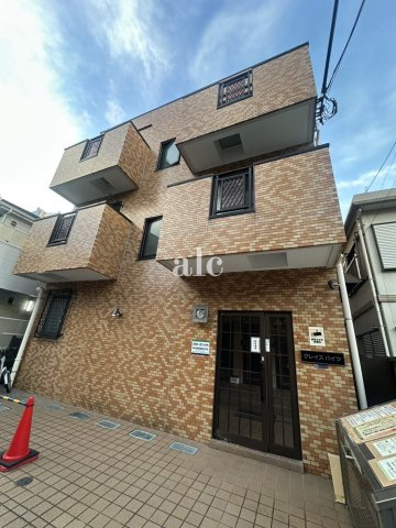 新宿区西新宿４丁目のアパートの外観