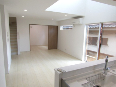 【居間・リビング】 | 【ZEH水準住宅】甲府市東光寺3丁目B棟 | 使いやすいリビングです