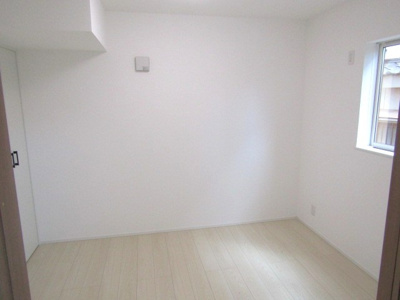 【洋室】 | 【ZEH水準住宅】甲府市東光寺3丁目B棟 | スタンダードな洋室です