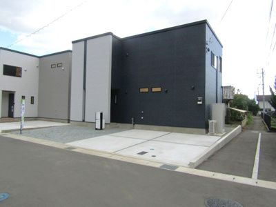 【駐車場】 | 【ZEH水準住宅】甲府市東光寺3丁目B棟 | 駐車場の用意があります