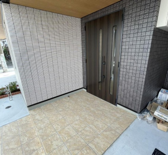 グラン・ルミエール北千住のエントランス