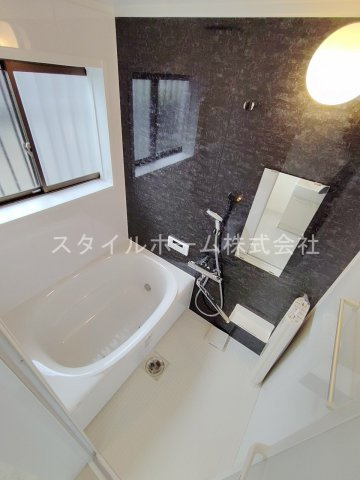 岩屋町貸家の浴室