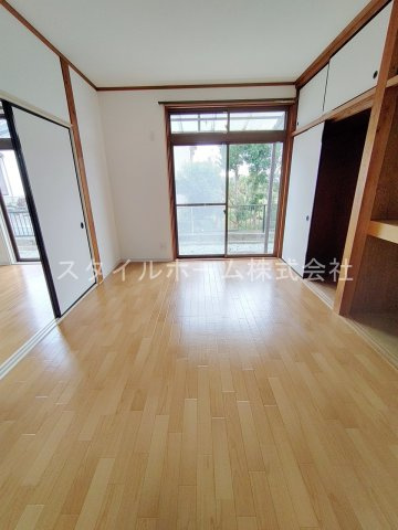 岩屋町貸家の居間・リビング