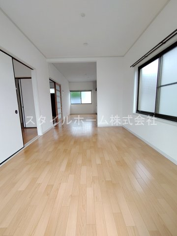 岩屋町貸家の居間・リビング