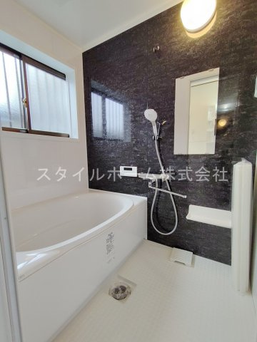 岩屋町貸家の浴室