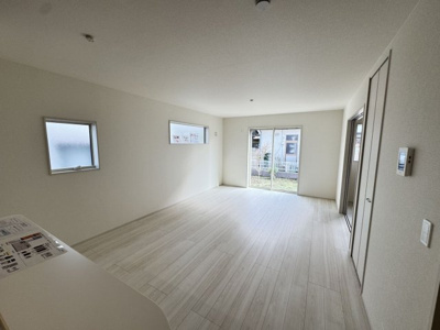 【居間・リビング】 | 緑が丘町一戸建て