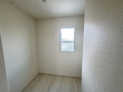 【その他】 | 緑が丘町一戸建て | 納戸