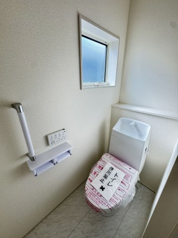 【トイレ】 | 緑が丘町一戸建て | 2階トイレ