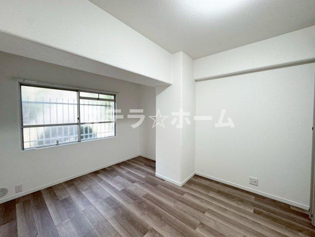 コープ野村森之宮の洋室|ゆったりした洋室です