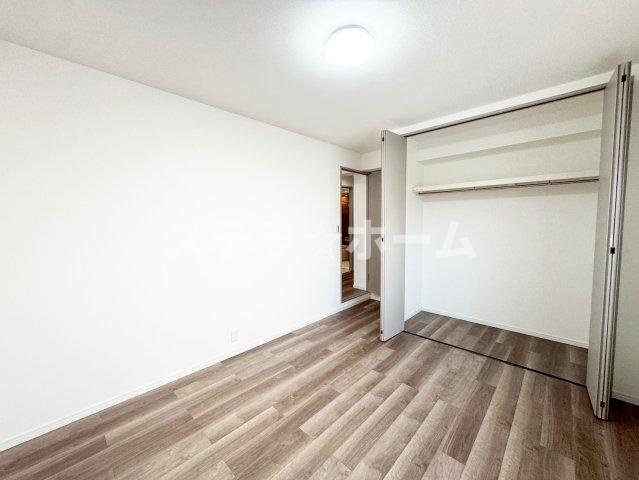 コープ野村森之宮の洋室|個人の部屋や寝室として使える洋室です