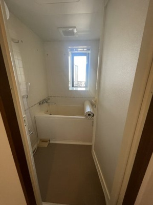 【浴室】 | マーヴェラスガーデンコート | 同マンション内の別部屋の写真です