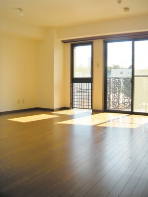 【居間・リビング】 | マーヴェラスガーデンコート