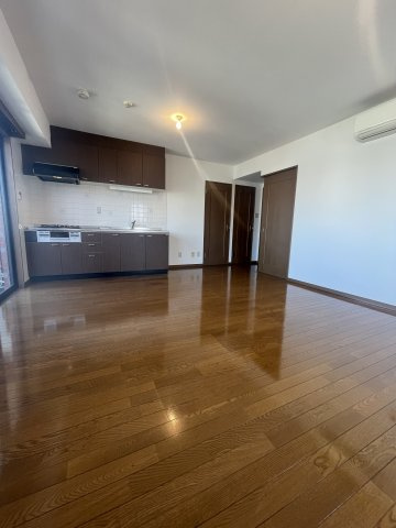 【居間・リビング】 | マーヴェラスガーデンコート | 同マンション内の別部屋の写真です