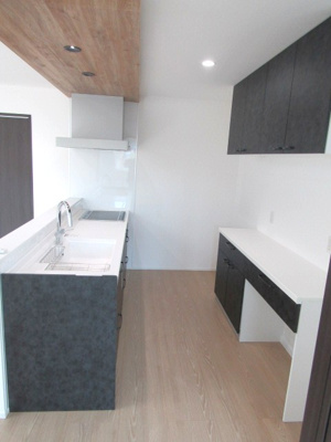 【キッチン】 | 【ZEH水準住宅】甲府市富士見1丁目B棟 | 使いやすいキッチンです