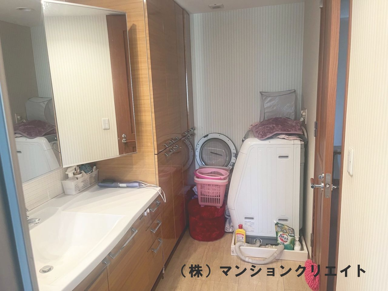 ロアール濱町桜橋 粋人のランドリースペース|室内洗濯機置場　洗面台横には大きな収納も付いています