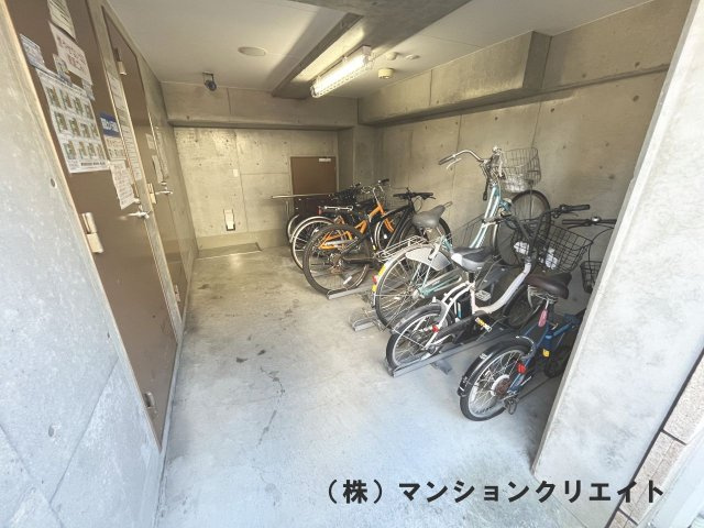 ロアール濱町桜橋 粋人の駐輪場