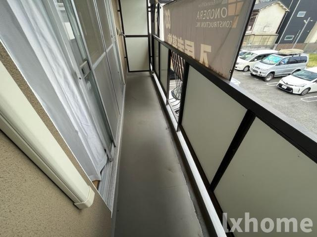 第２吉田文化のバルコニー|外からの目が気にならないバルコニーで洗濯物が干せます