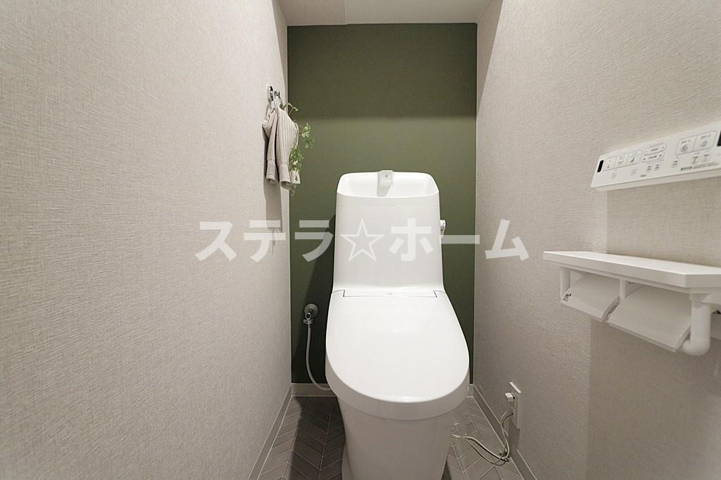 蒲生第二コーポのトイレ|落ち着いた色調のトイレです