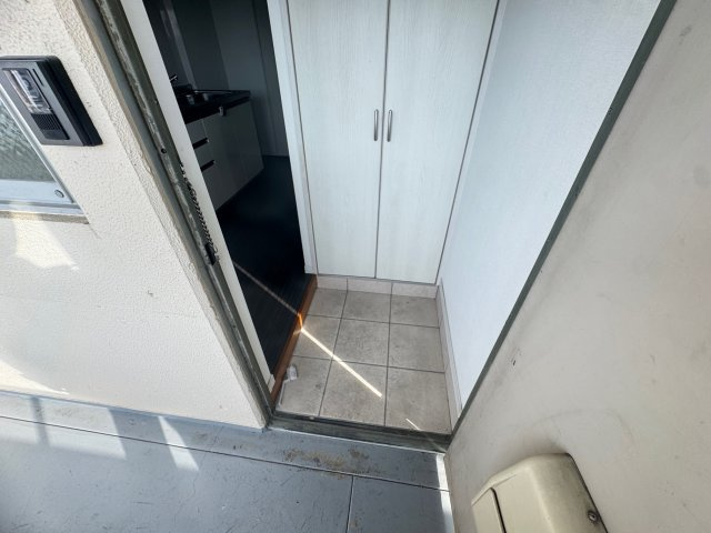 三和第5マンションの玄関