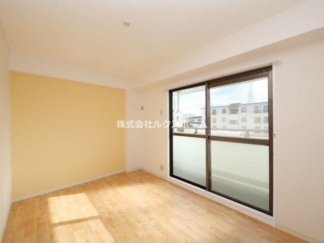 ピースフルハウスの居間・リビング