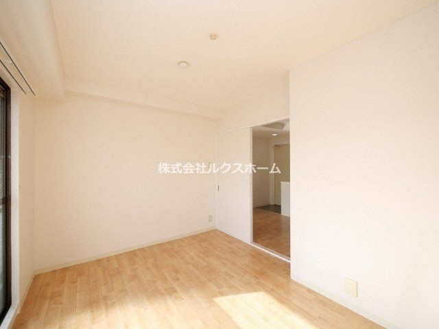 ピースフルハウスの居間・リビング