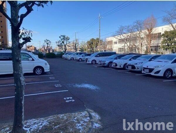 白川高層住宅5号棟の駐車場|駐車場です