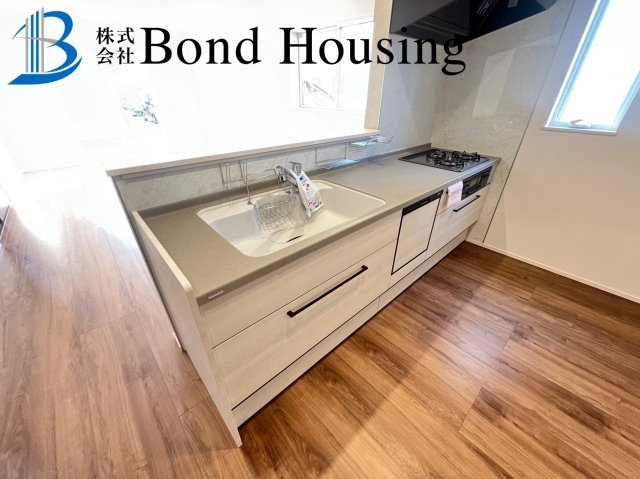 小学校徒歩約9分の安心通学・耐震等級3　西区今寺　限定1棟のキッチン